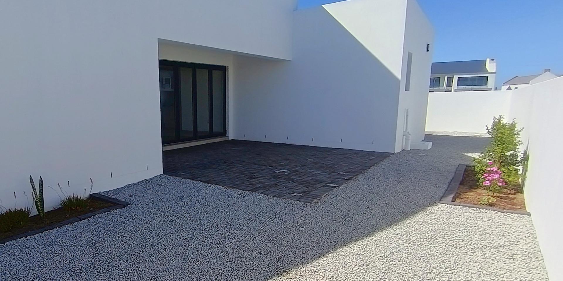 Image 4 of 6