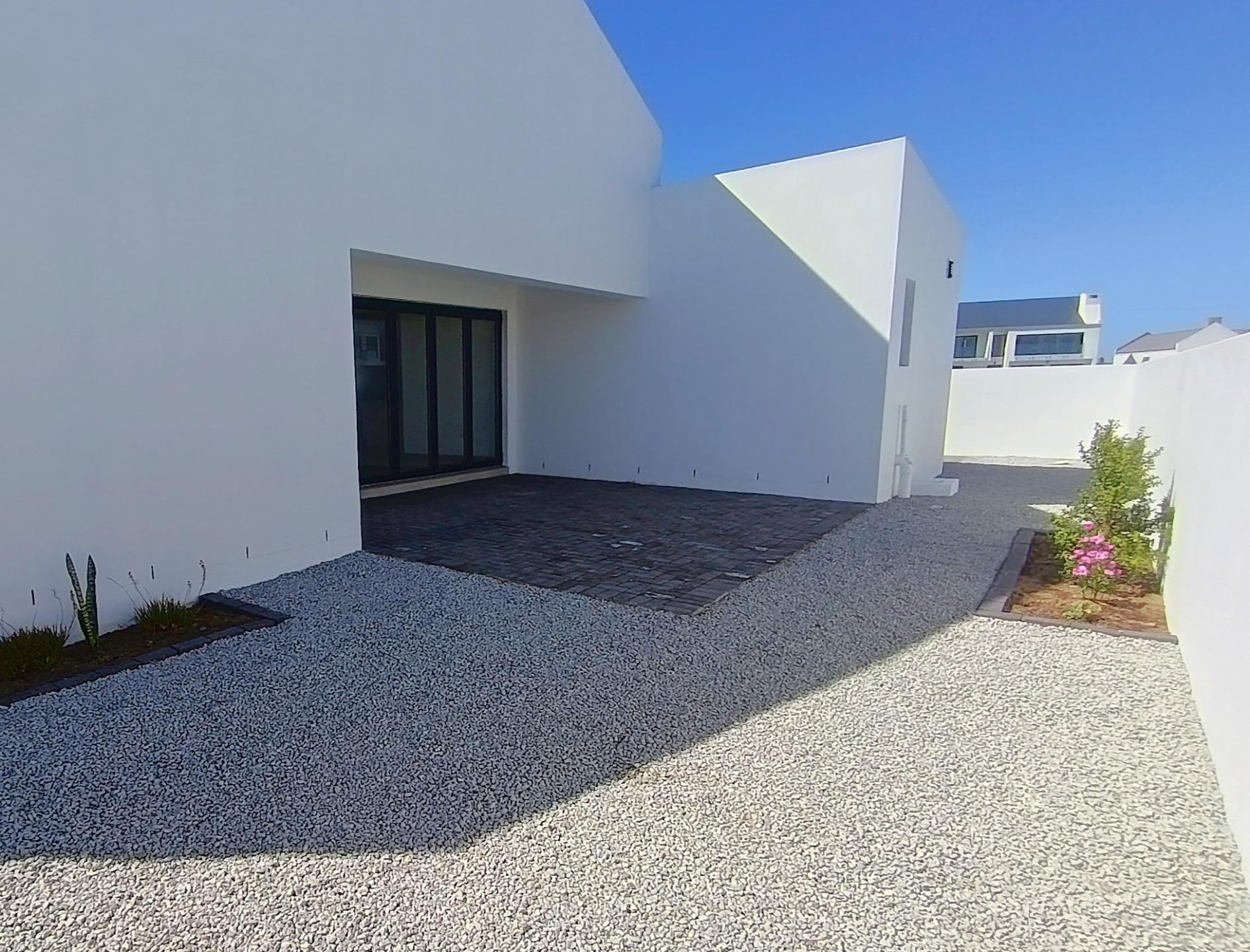 Image 4 of 6