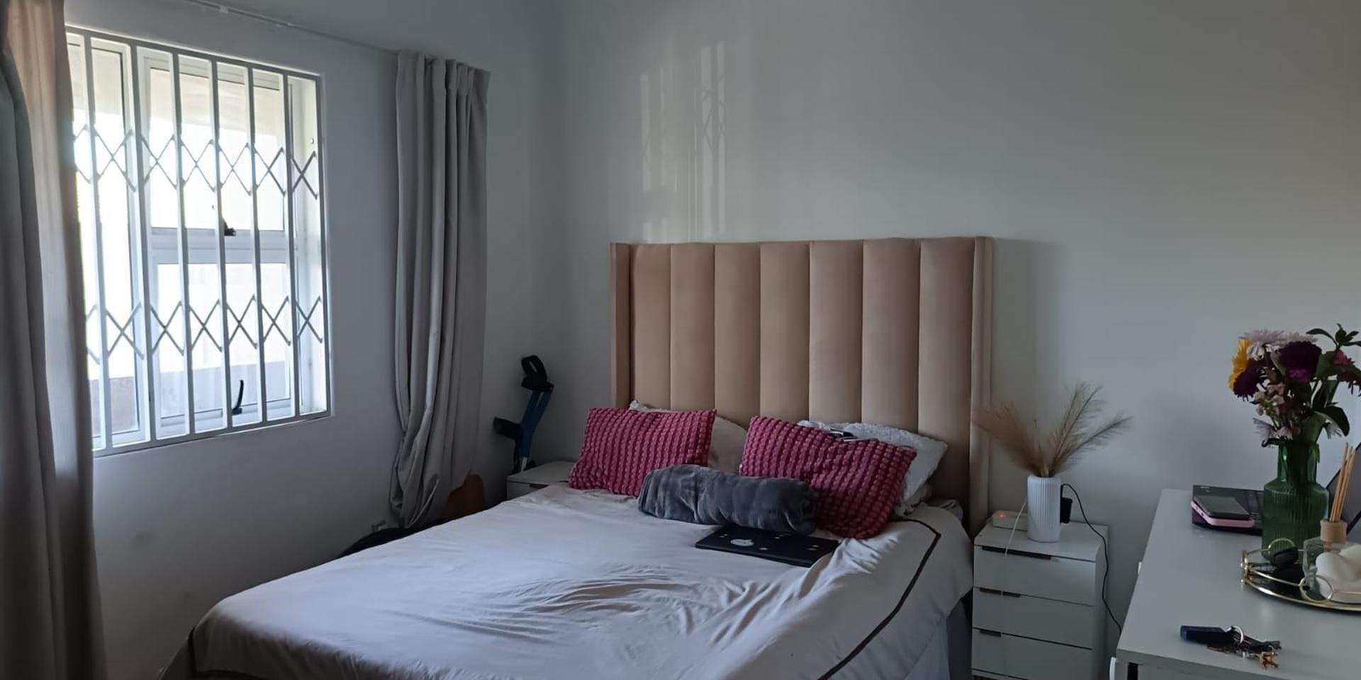 Image 4 of 6
