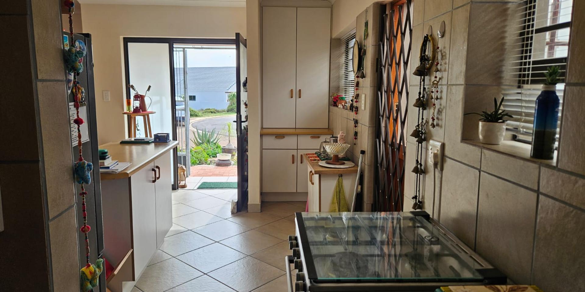 Image 4 of 6