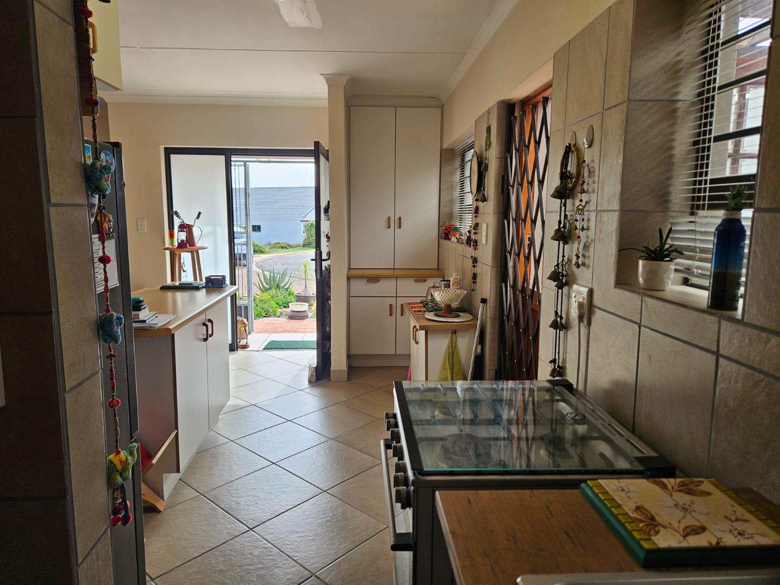 Image 4 of 6