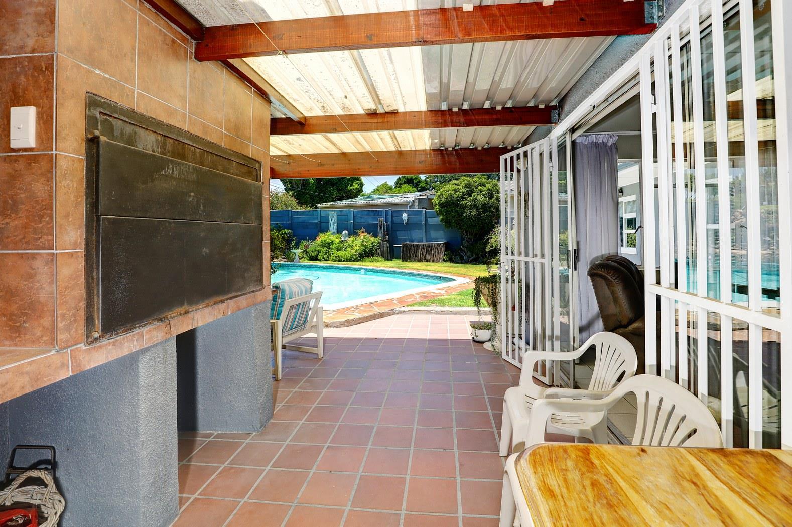 Image 4 of 6