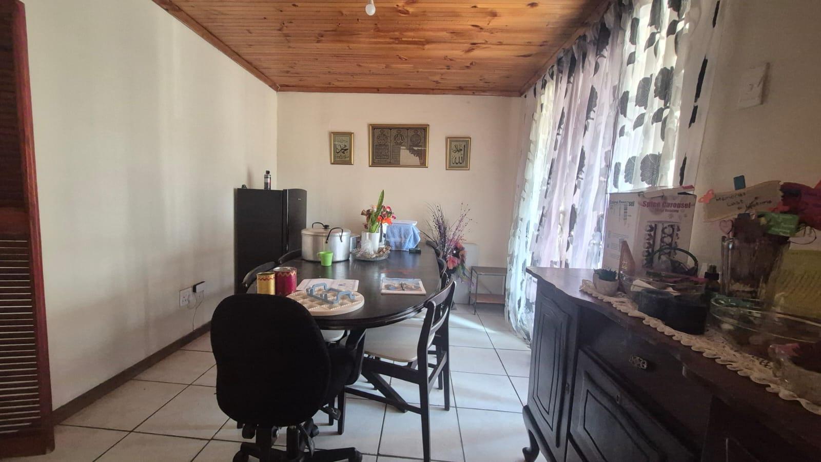 Image 3 of 6