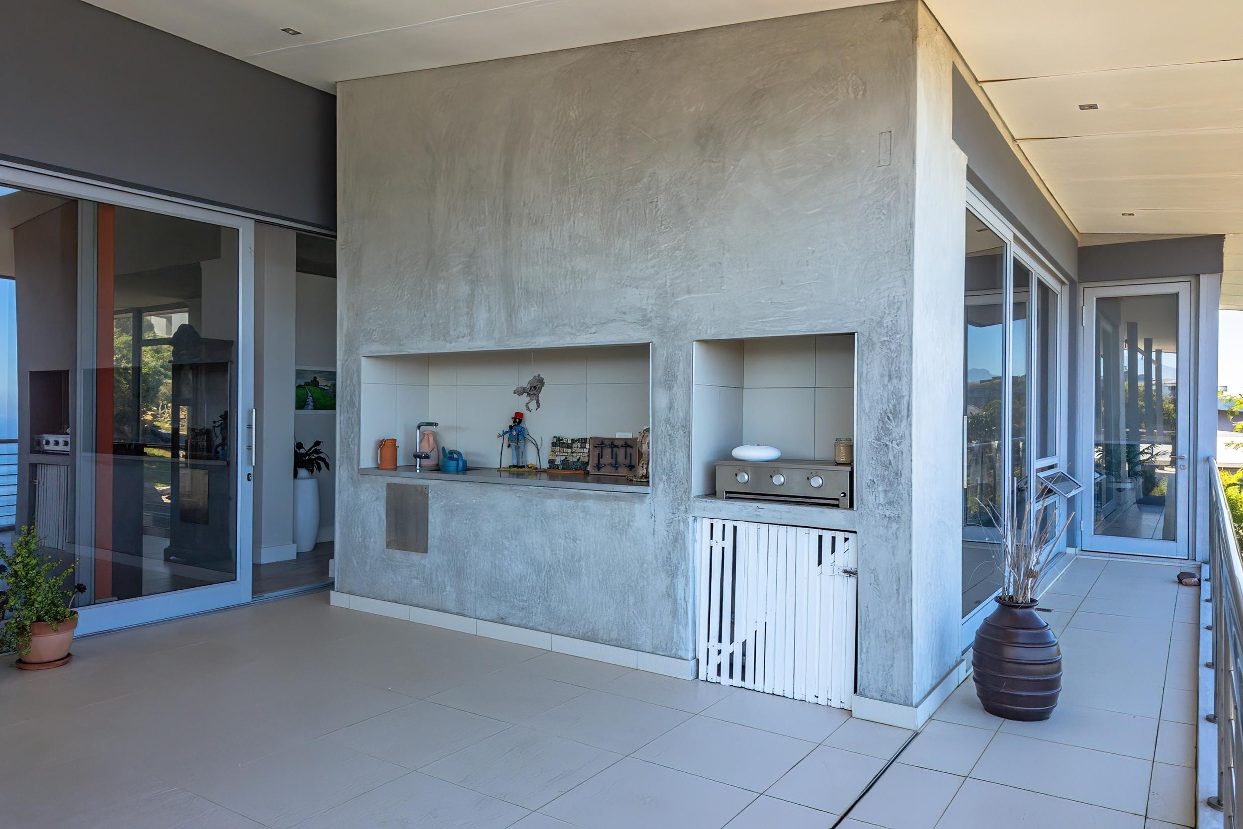 Image 4 of 6