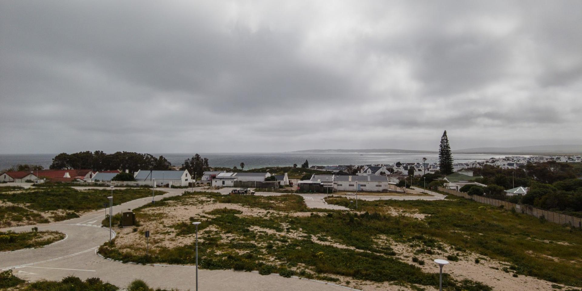 Image 2 of 6
