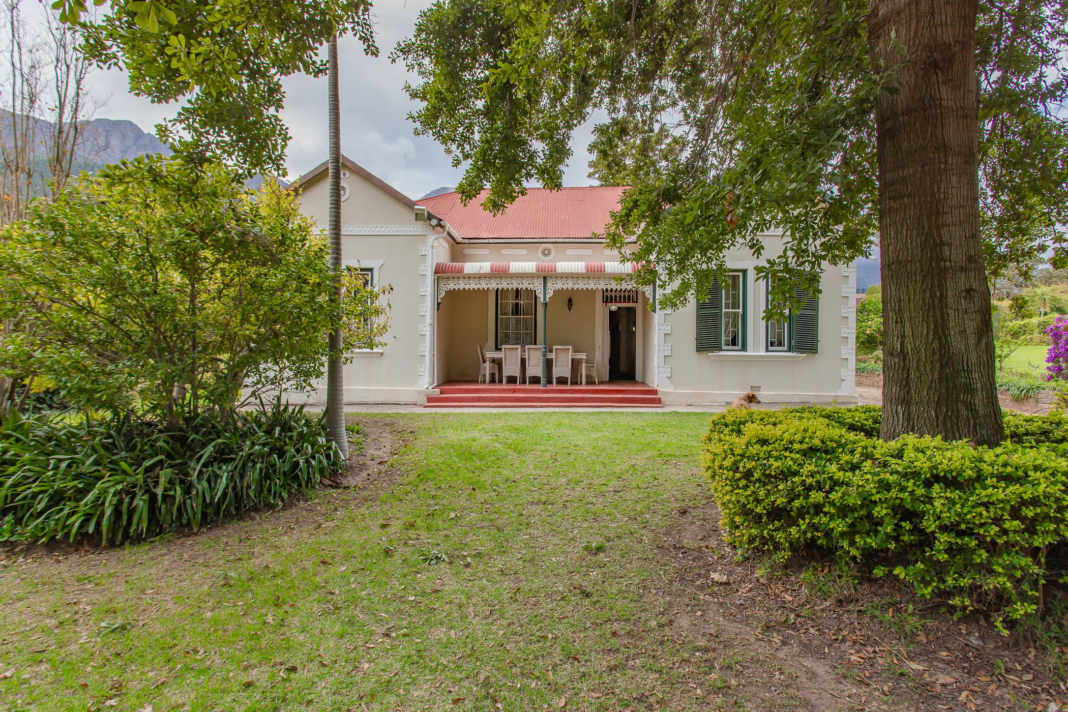 Image 2 of 6