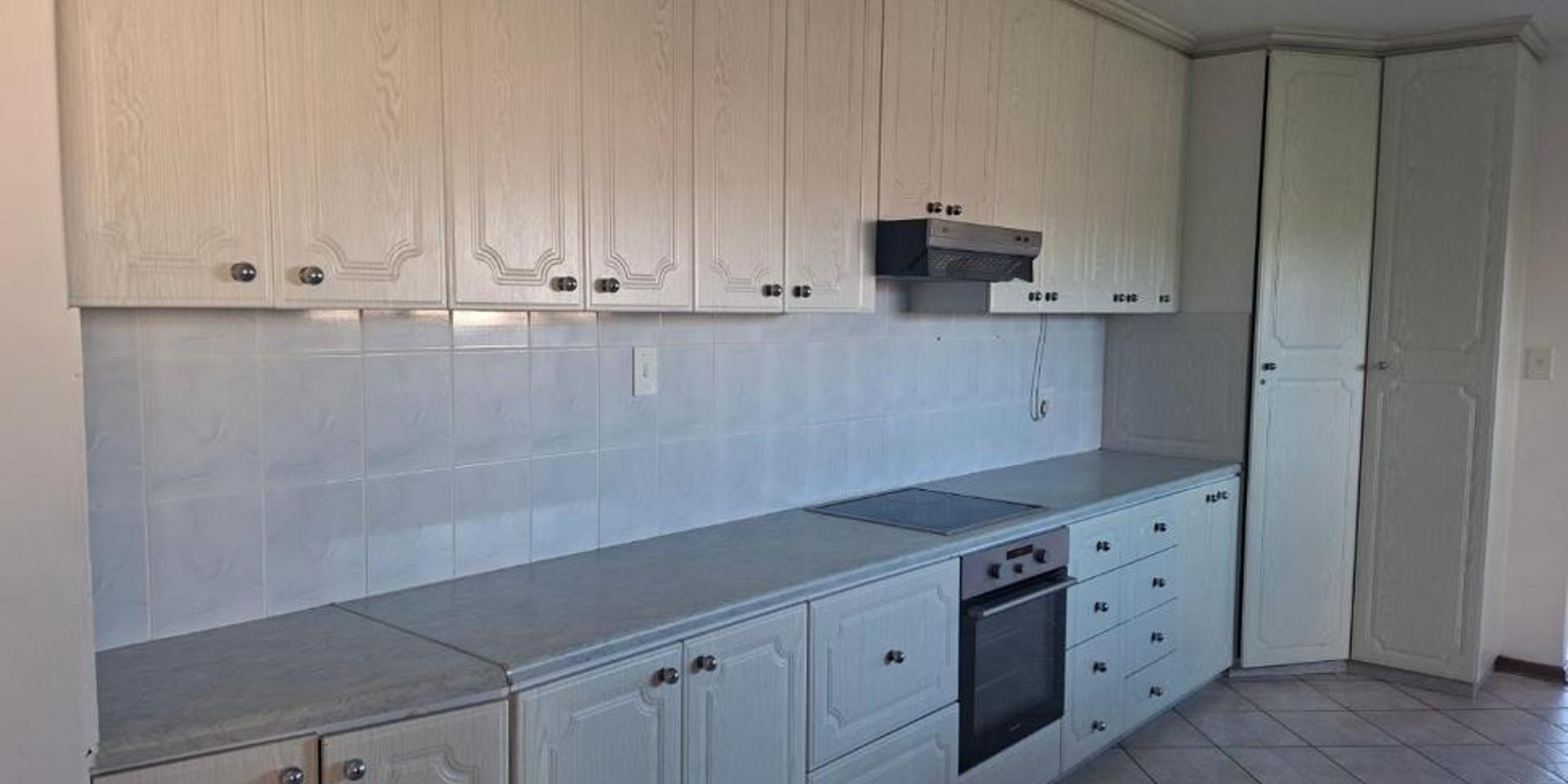 Image 4 of 6