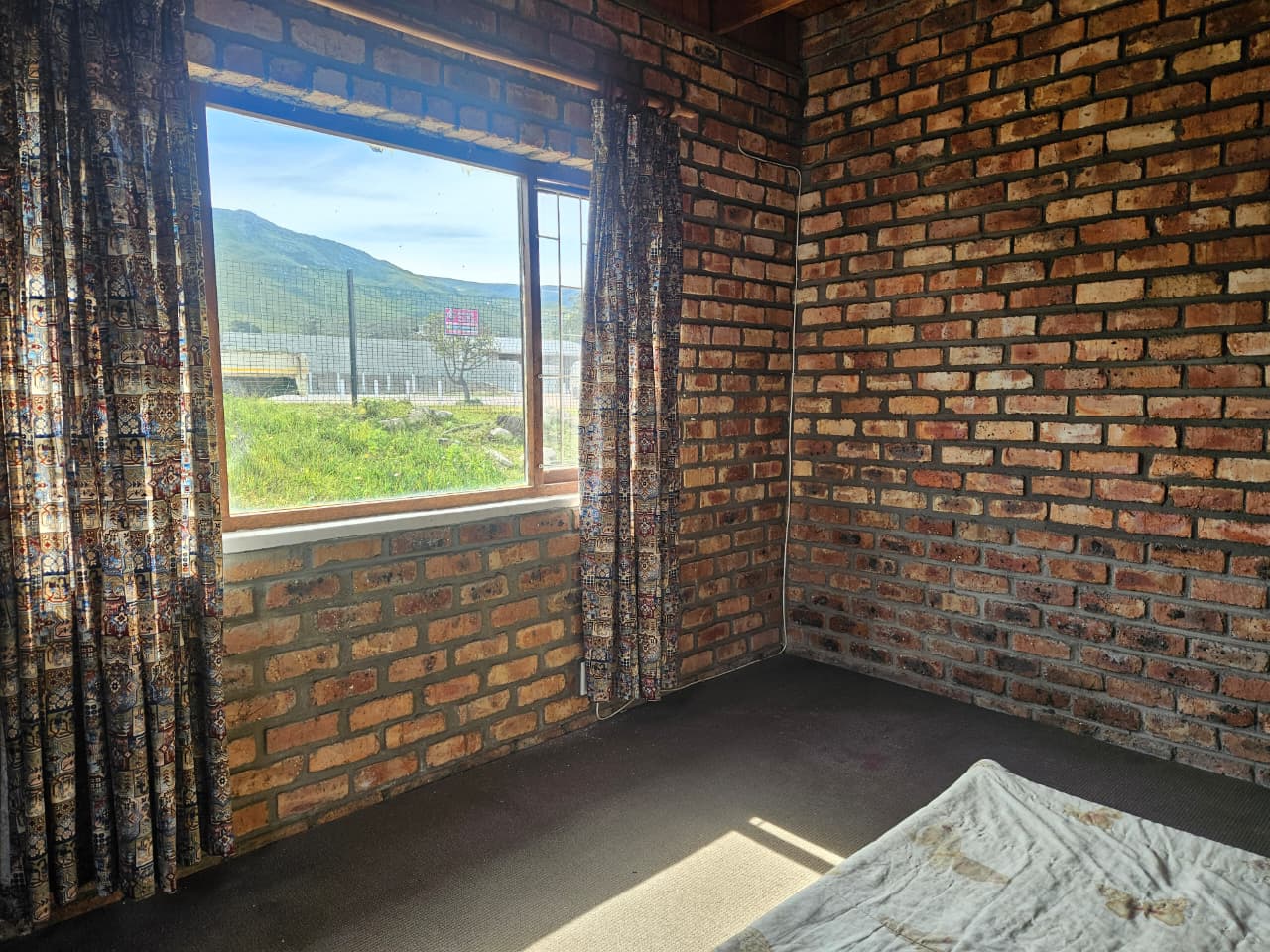 Image 4 of 6