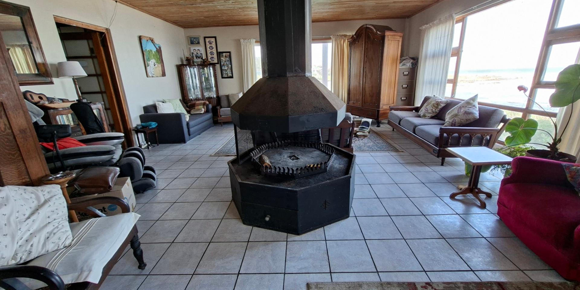 Image 4 of 6