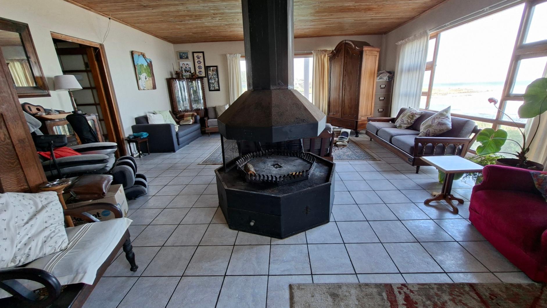 Image 4 of 6