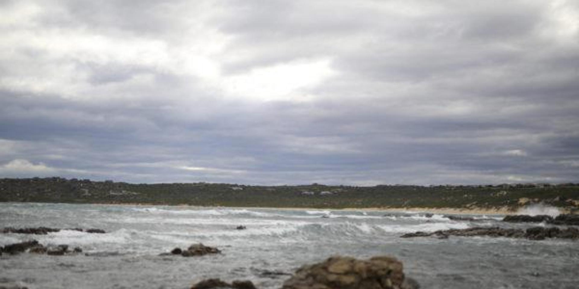 Image 2 of 6