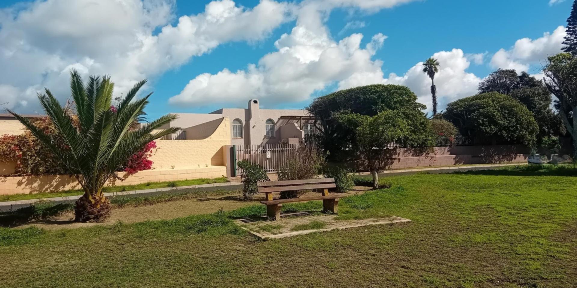 Image 4 of 6