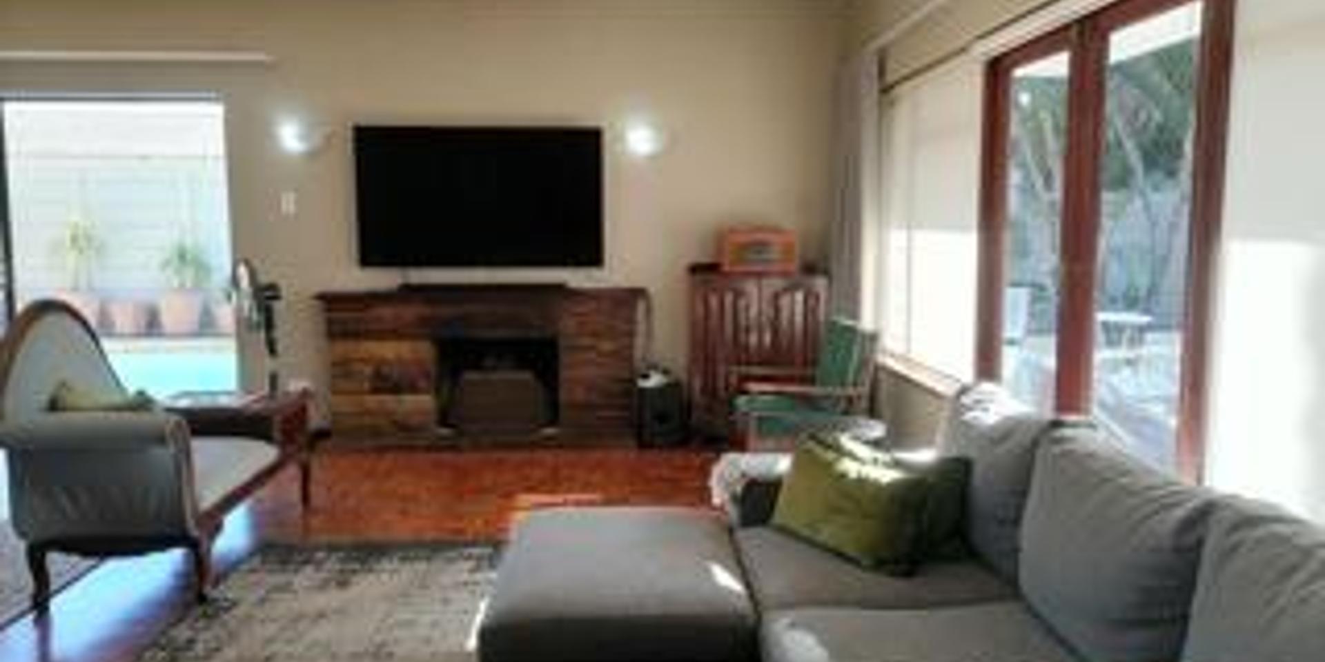 Image 4 of 6