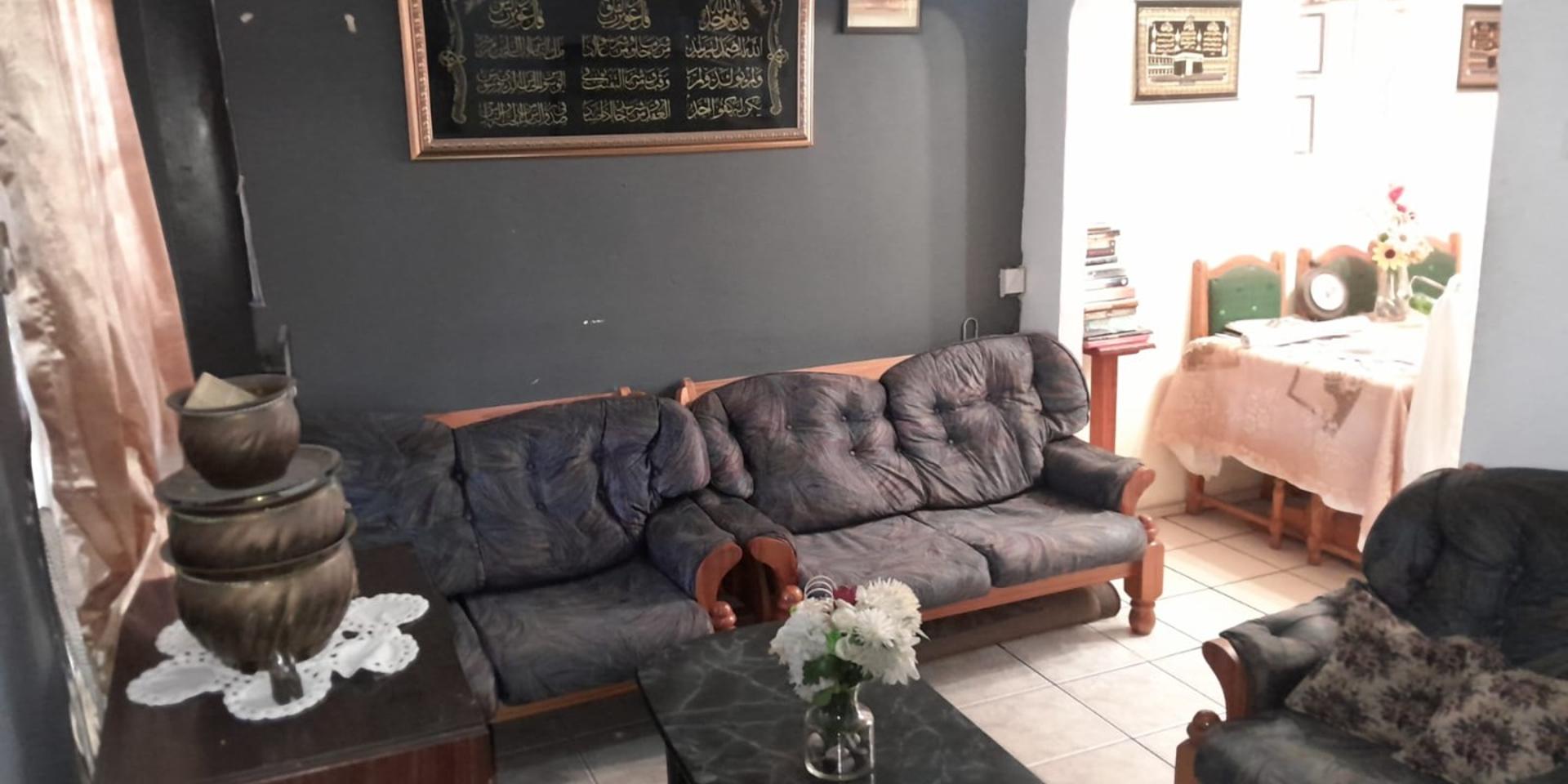 Image 2 of 6