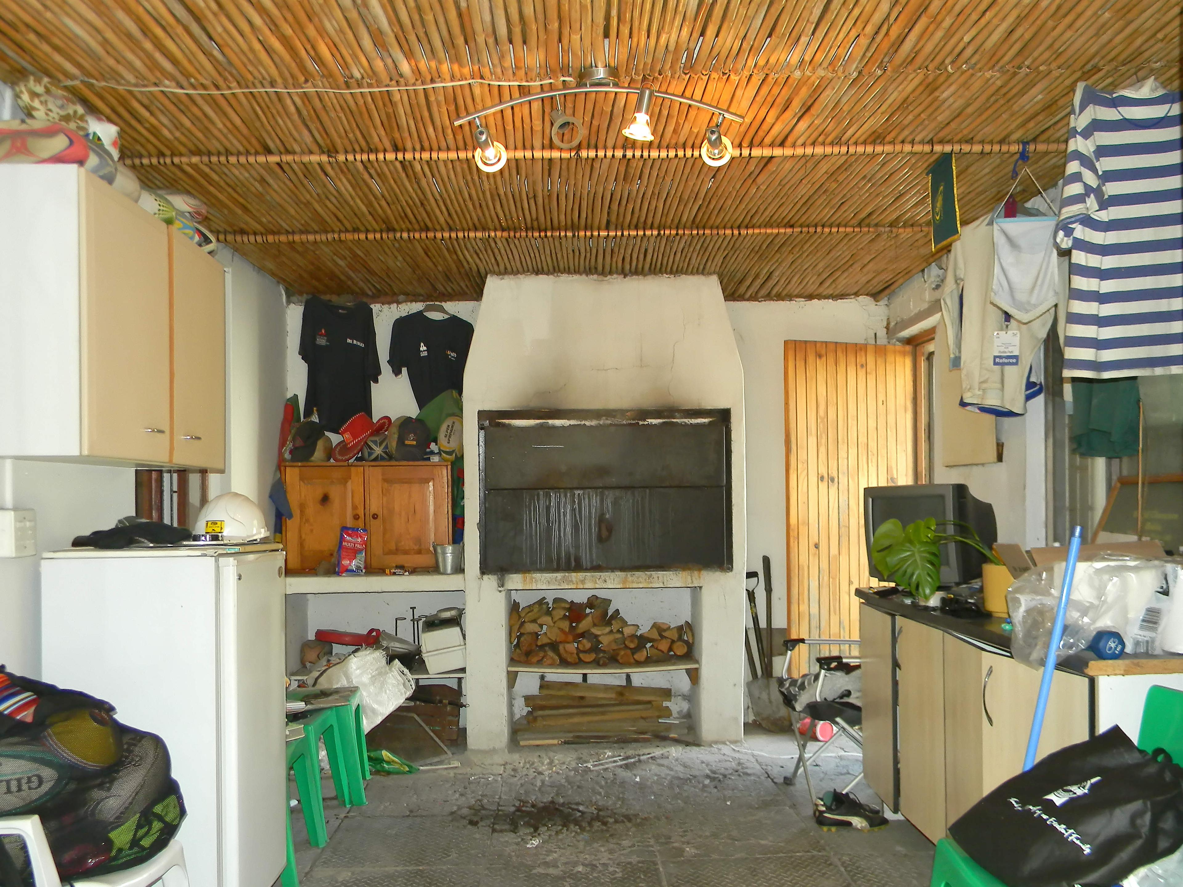 Image 4 of 6