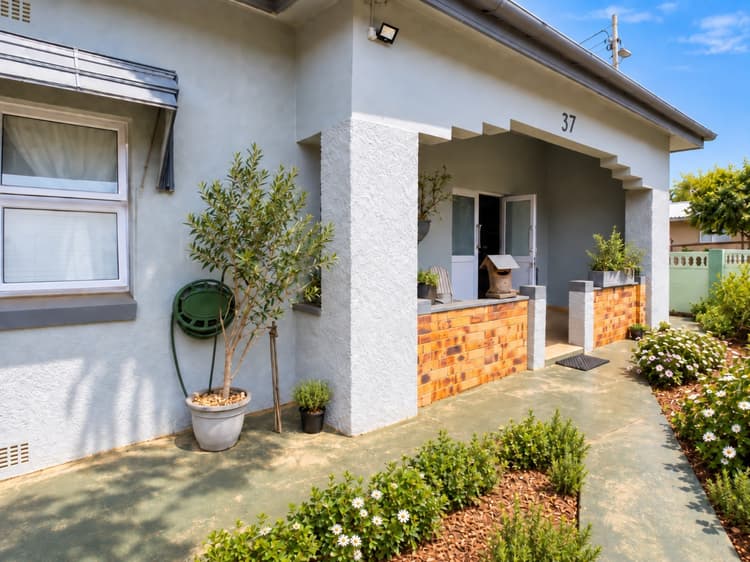 Main property image