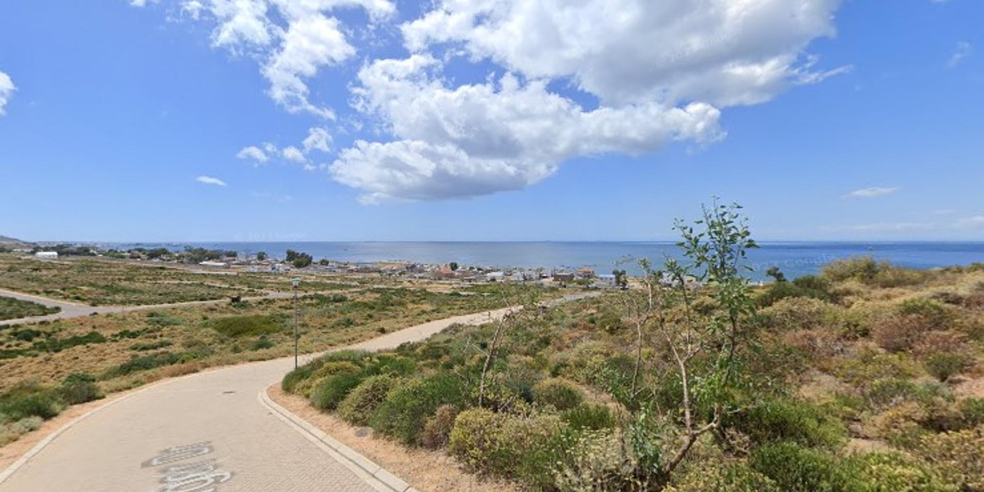 Image 2 of 6