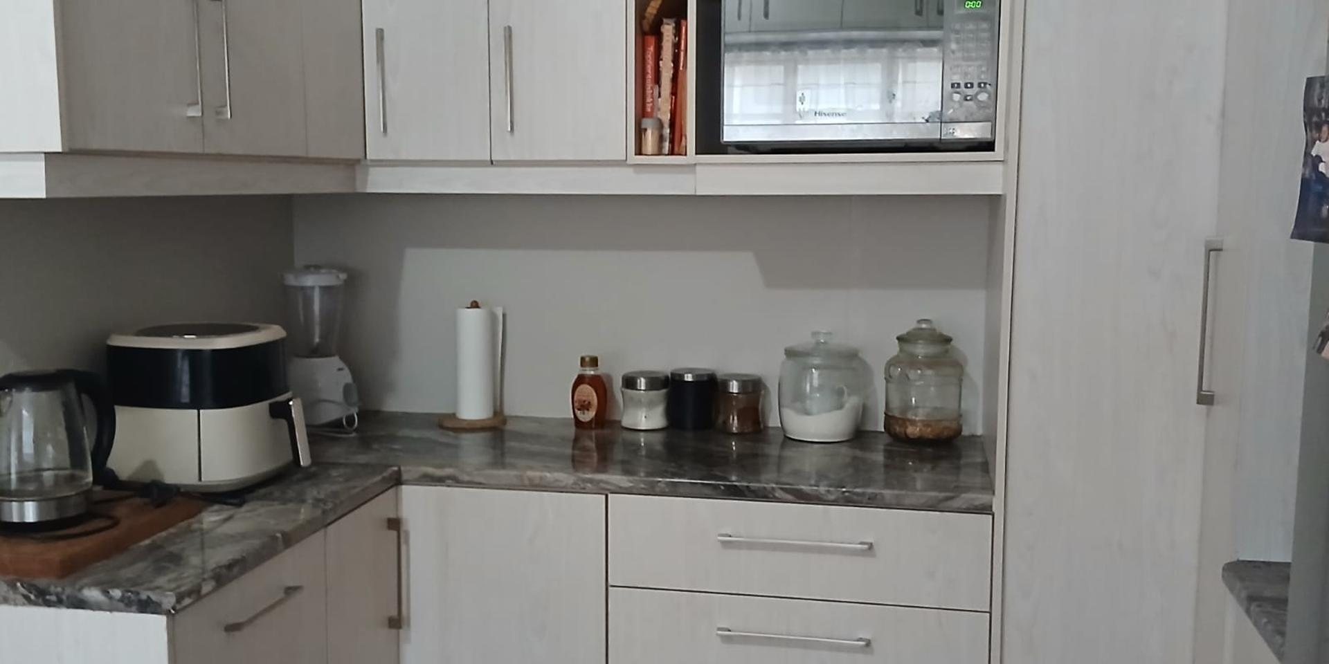 Image 5 of 6