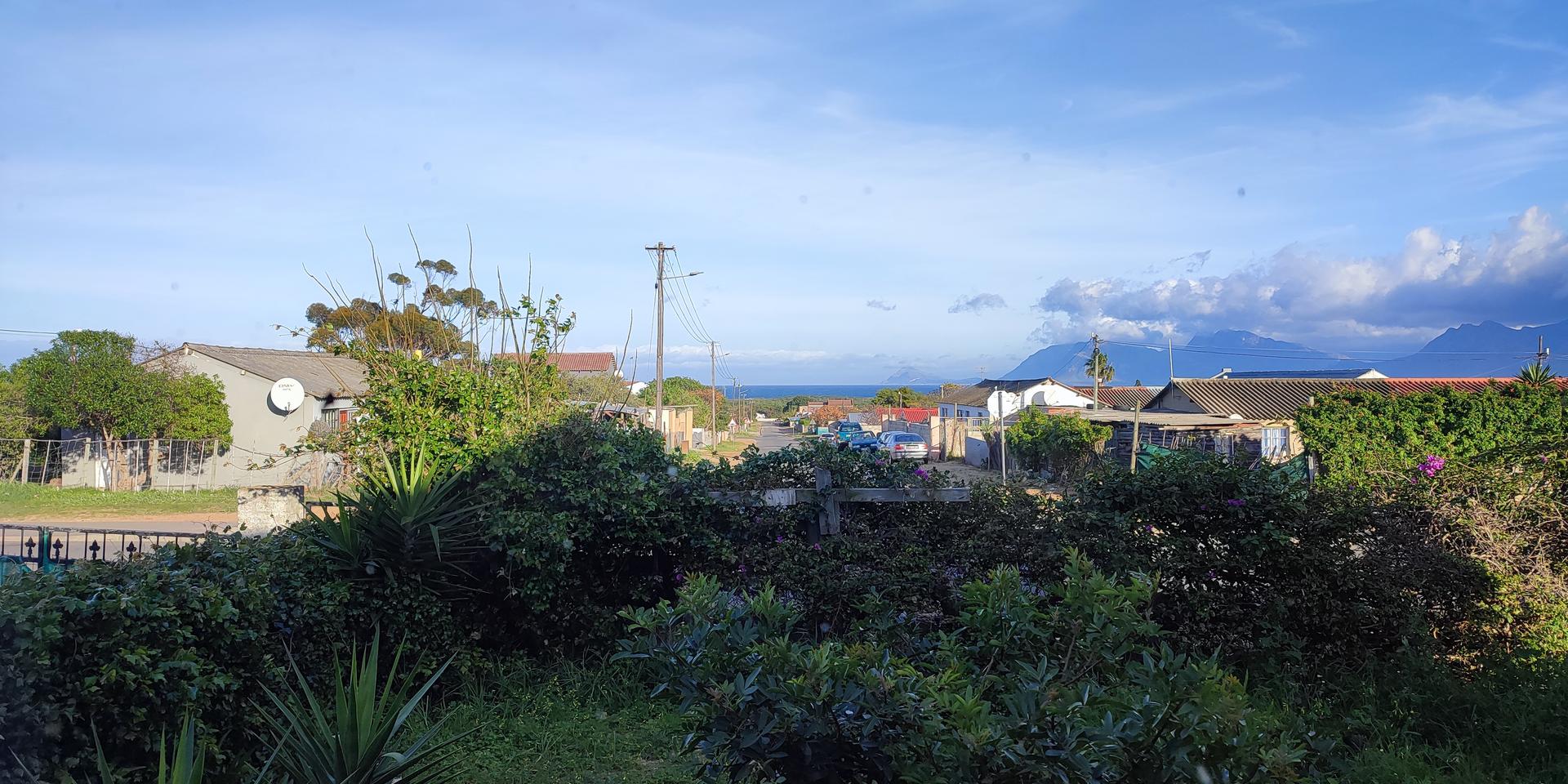 Image 2 of 6
