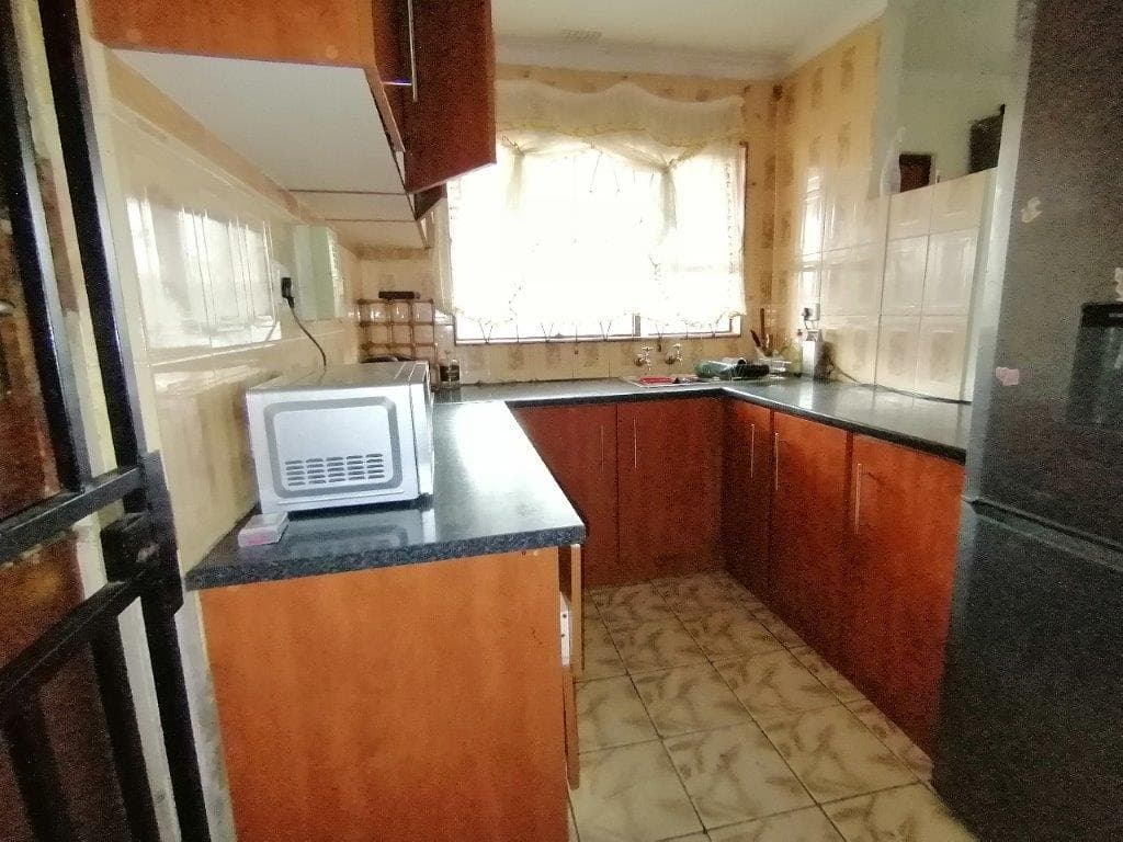 Image 5 of 6