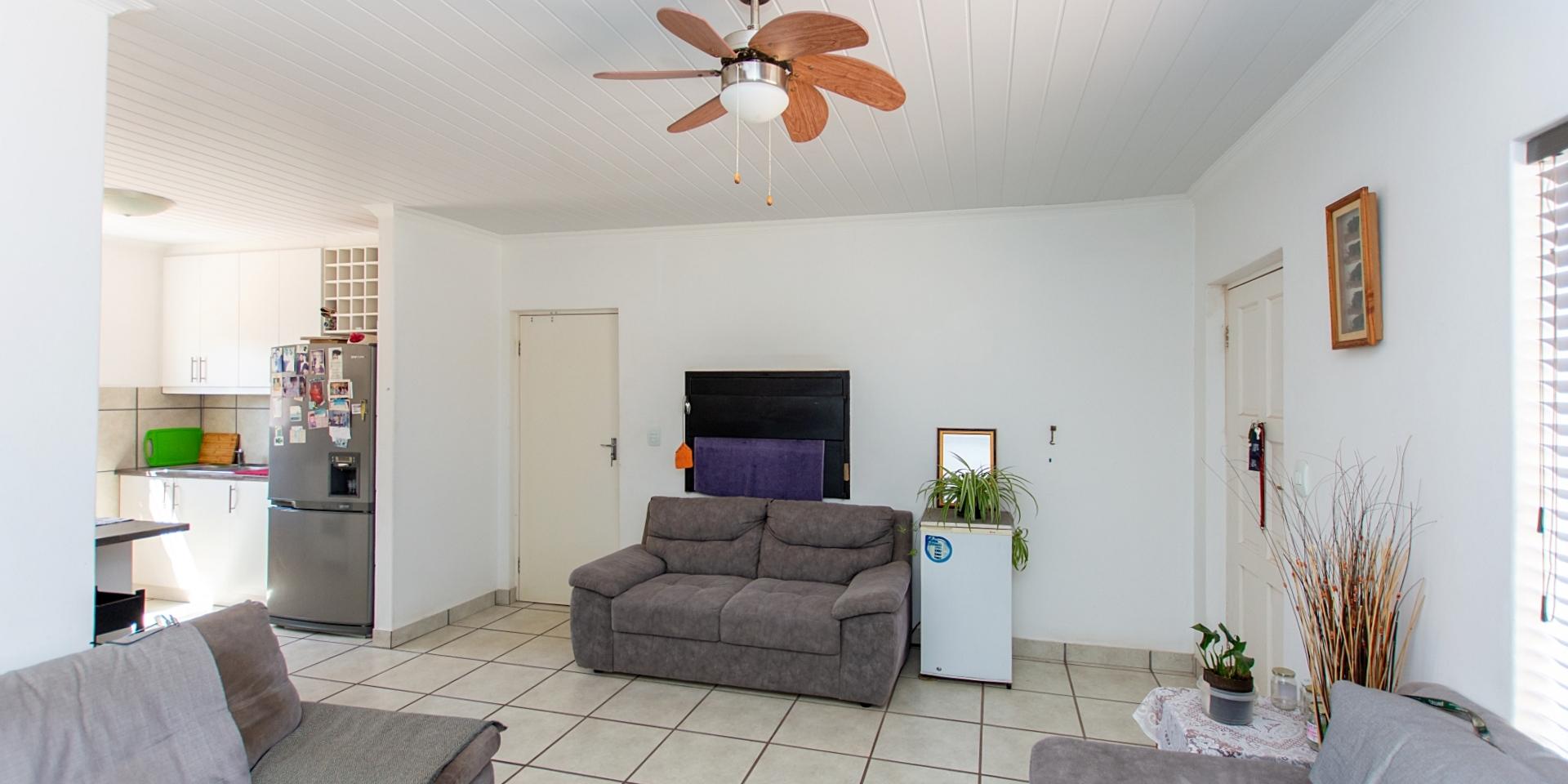 Image 4 of 6