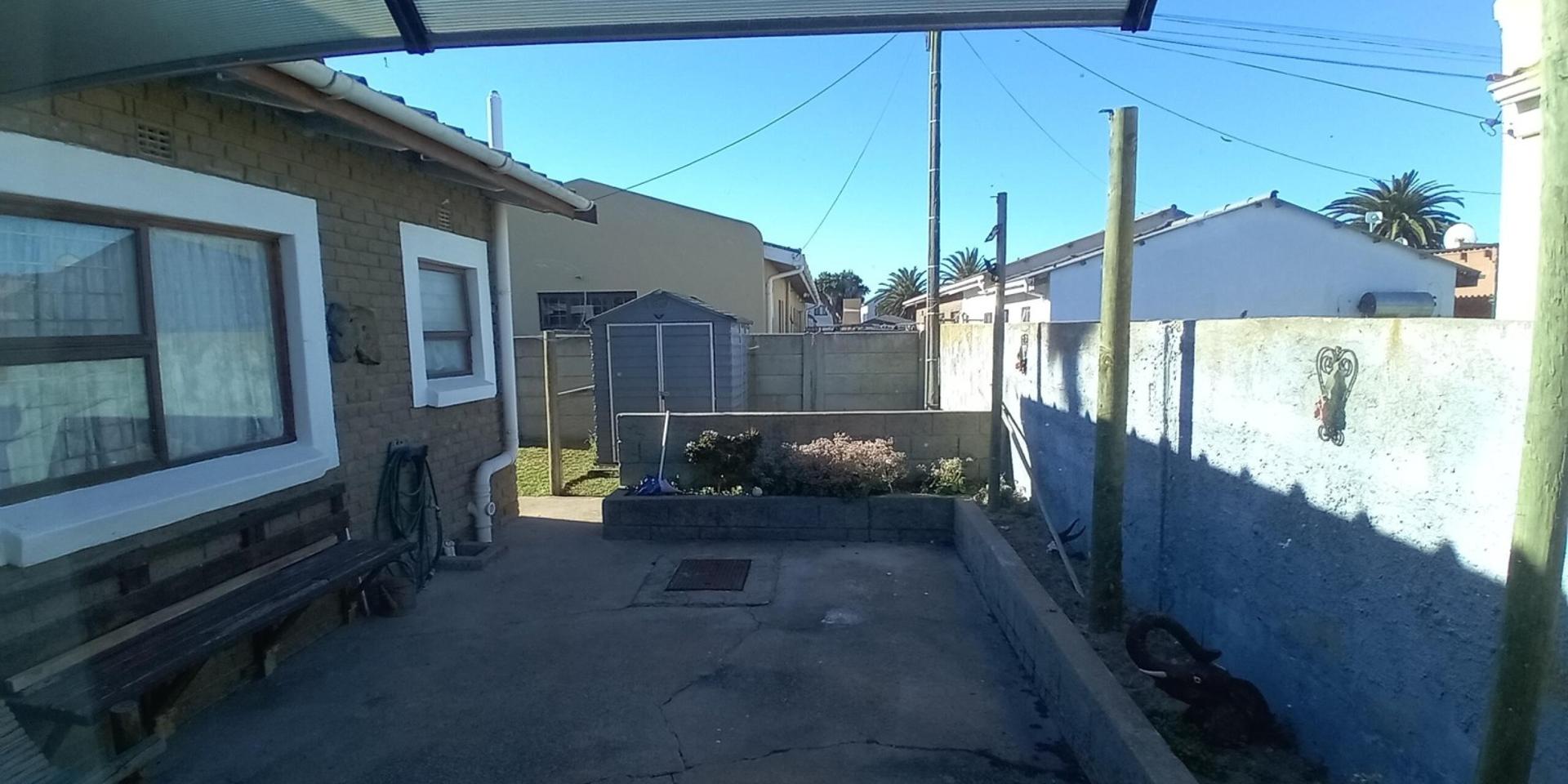 Image 4 of 6