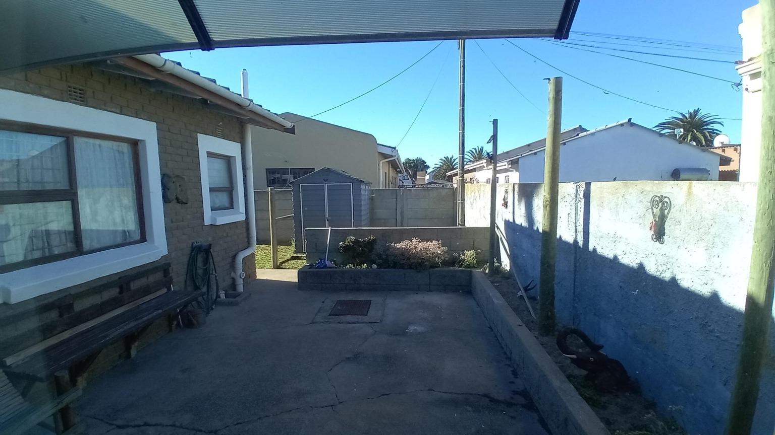 Image 4 of 6