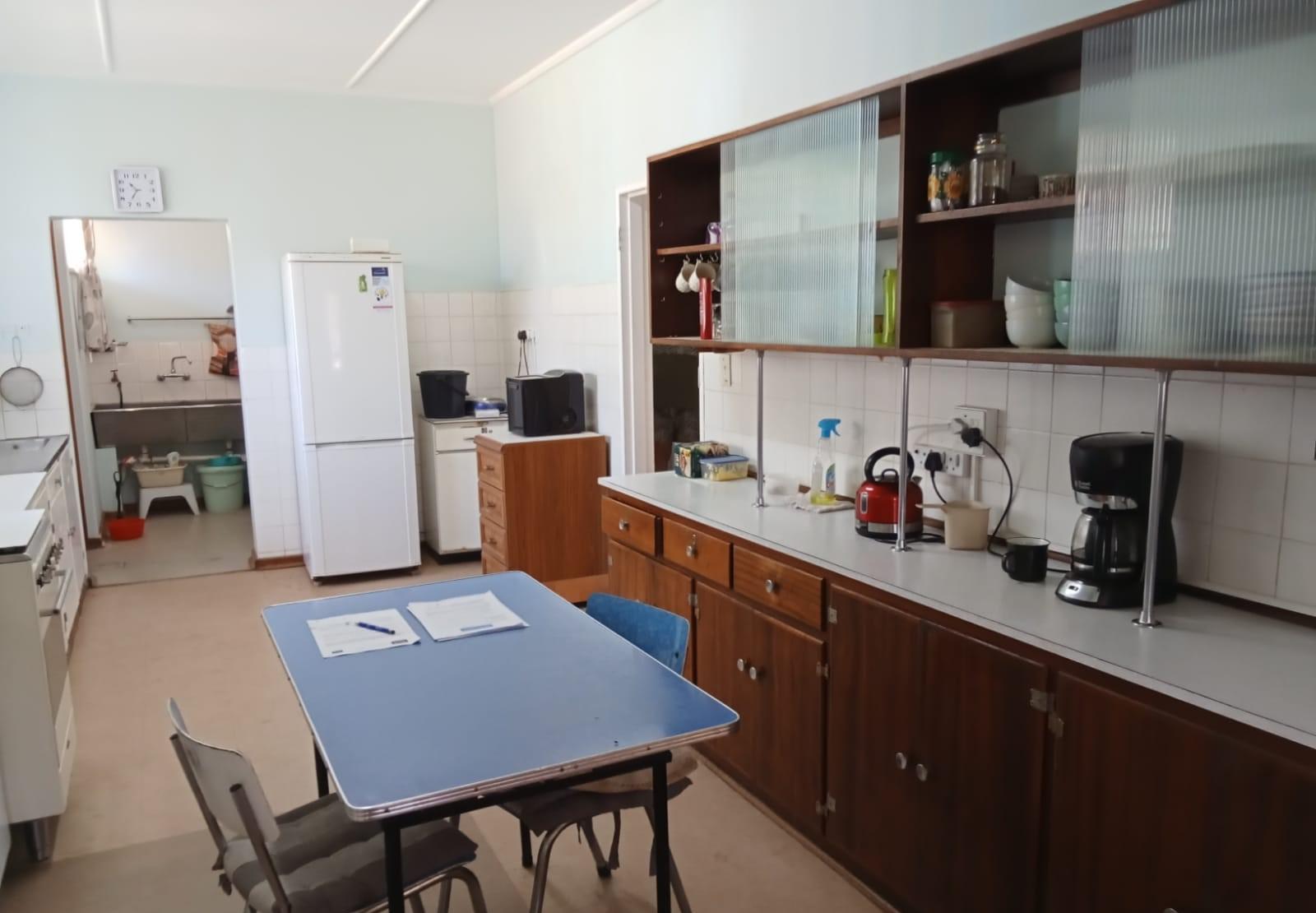 Image 4 of 6