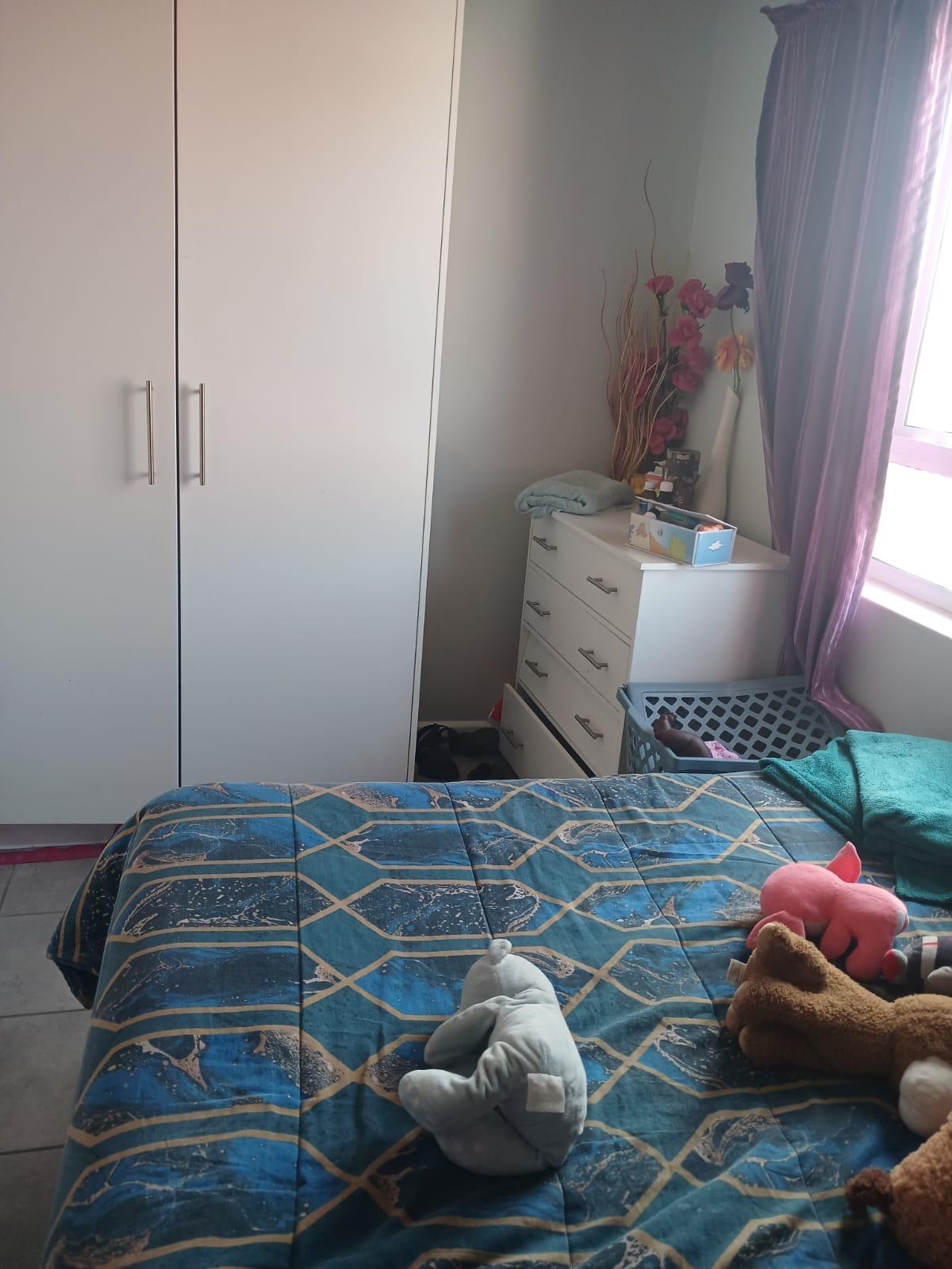 Image 4 of 6
