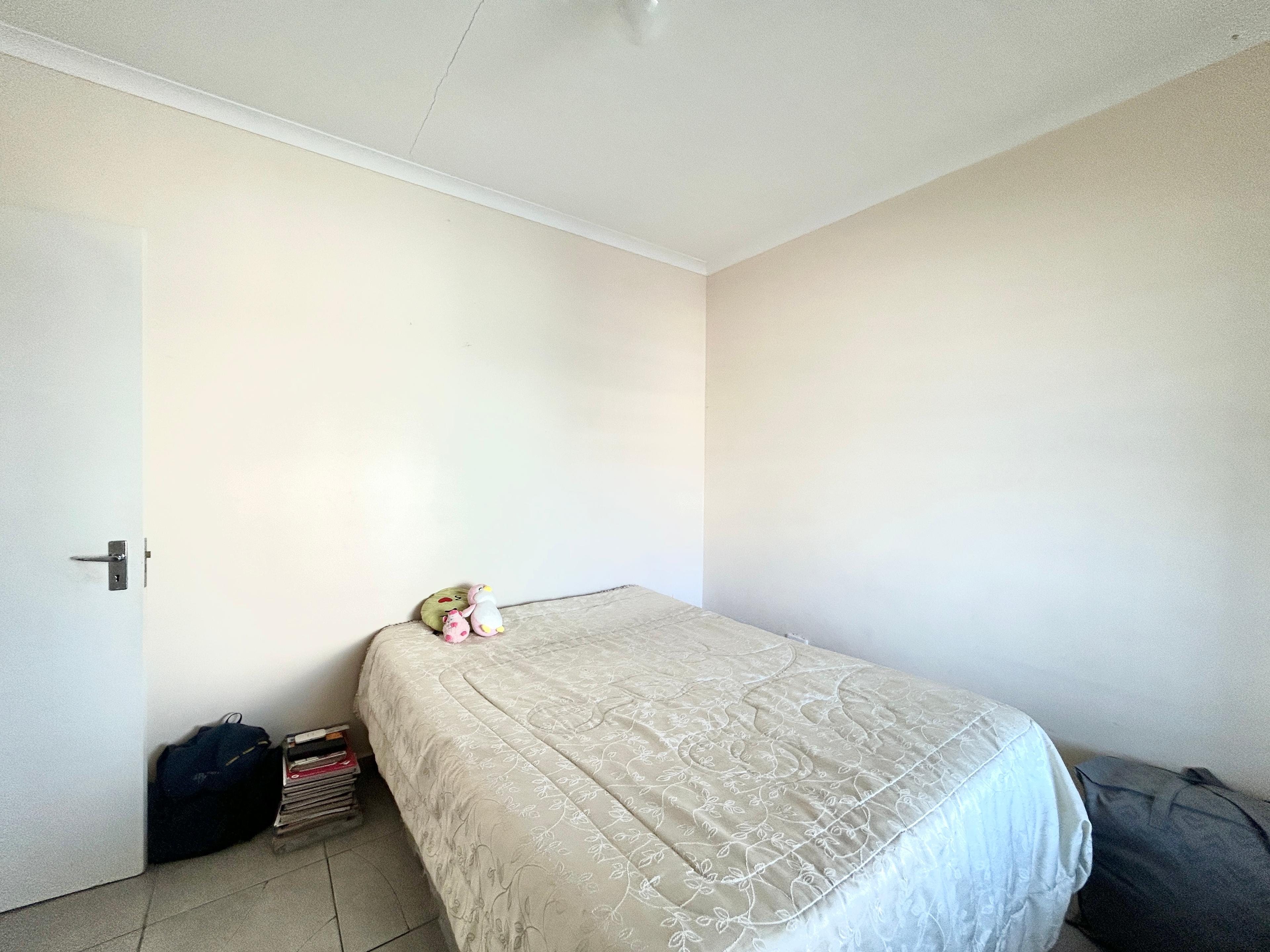 Image 4 of 6