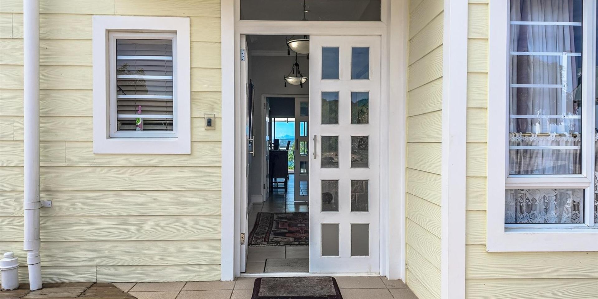 Image 4 of 6