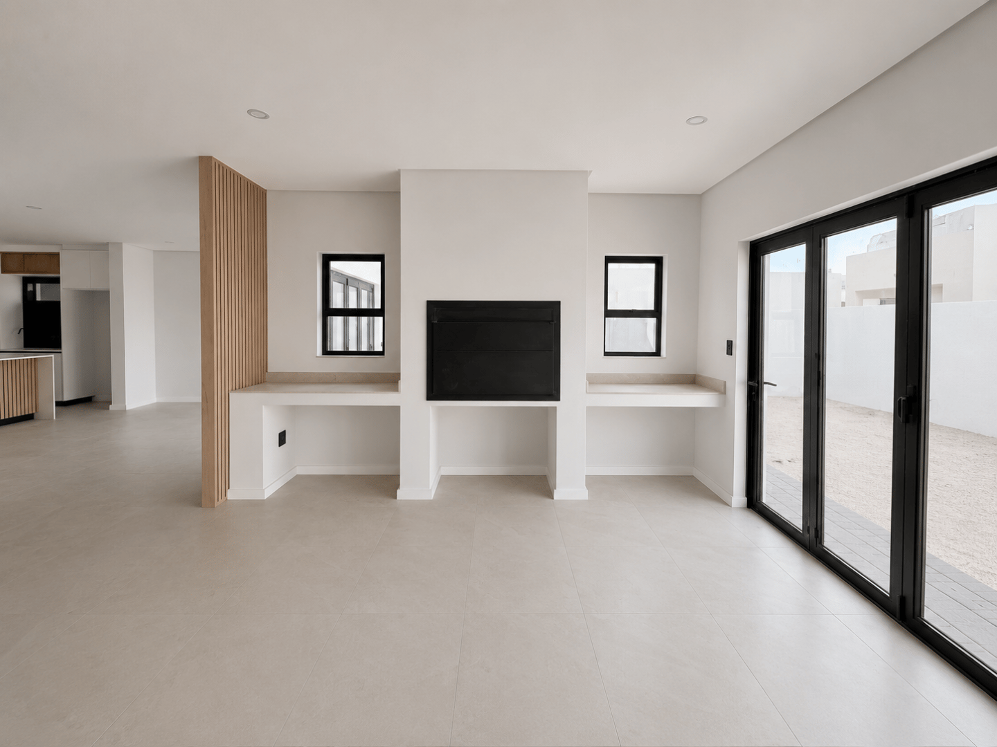 Image 2 of 6