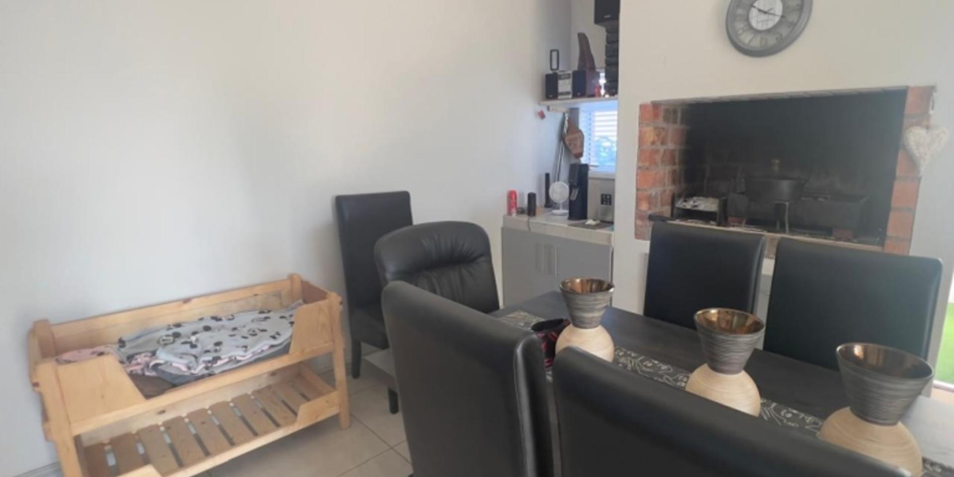 Image 4 of 6