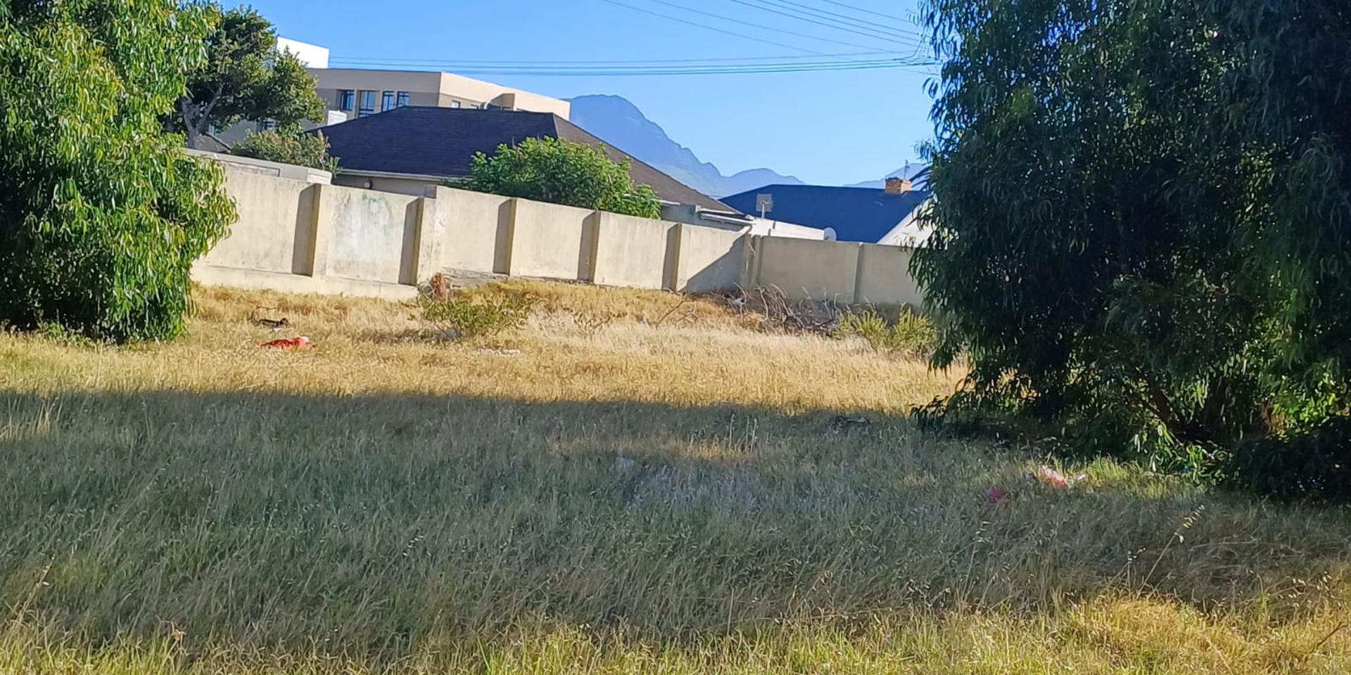 Image 2 of 6