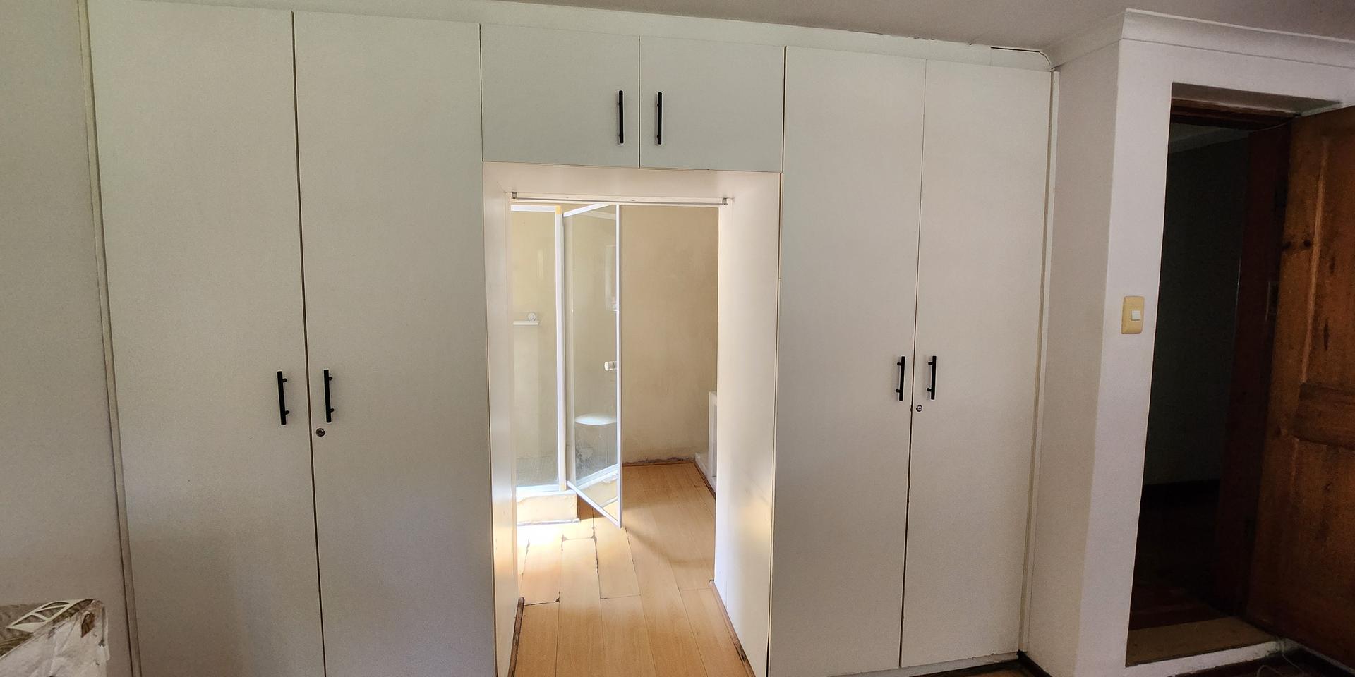 Image 5 of 6