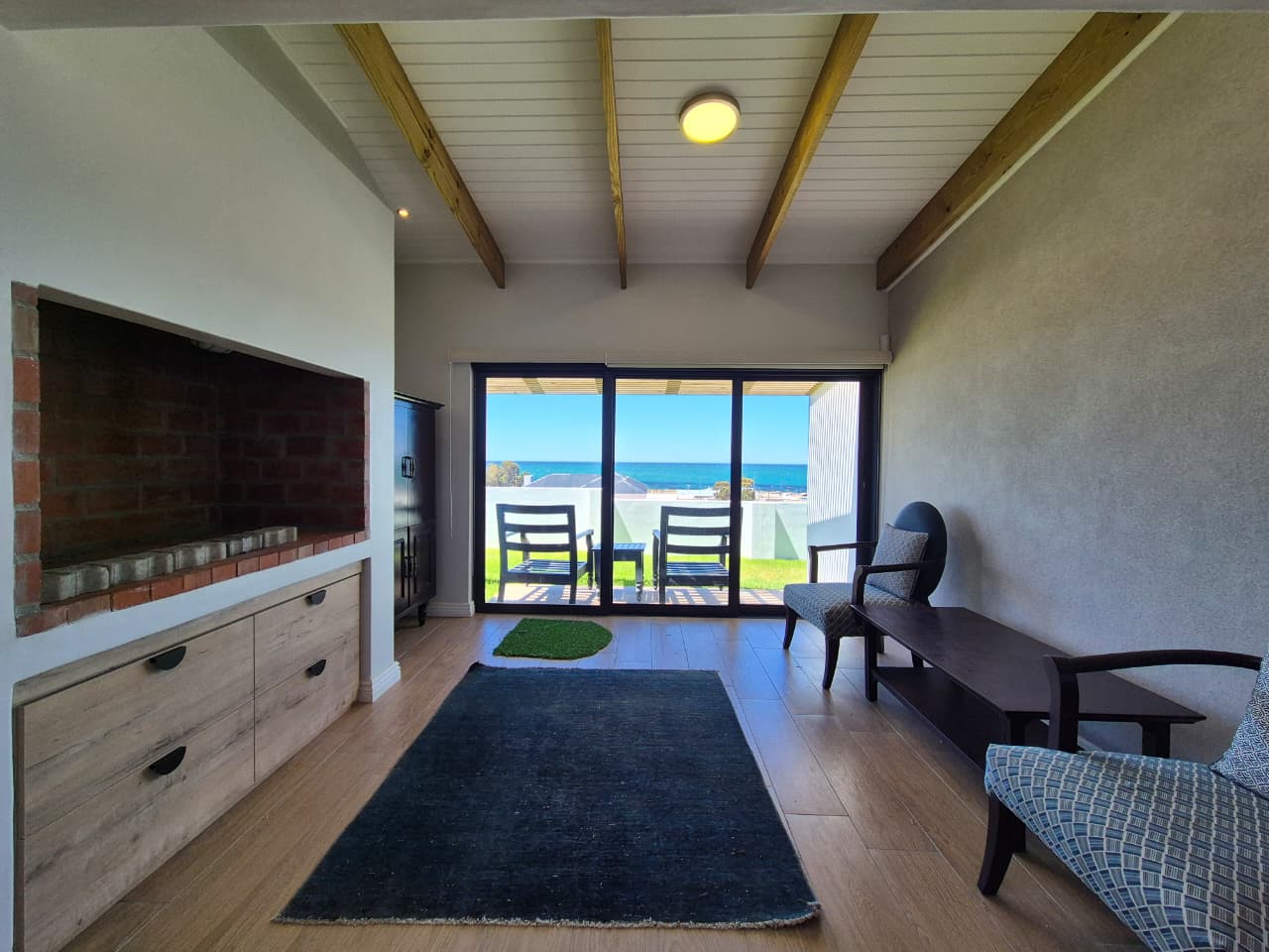Image 4 of 6