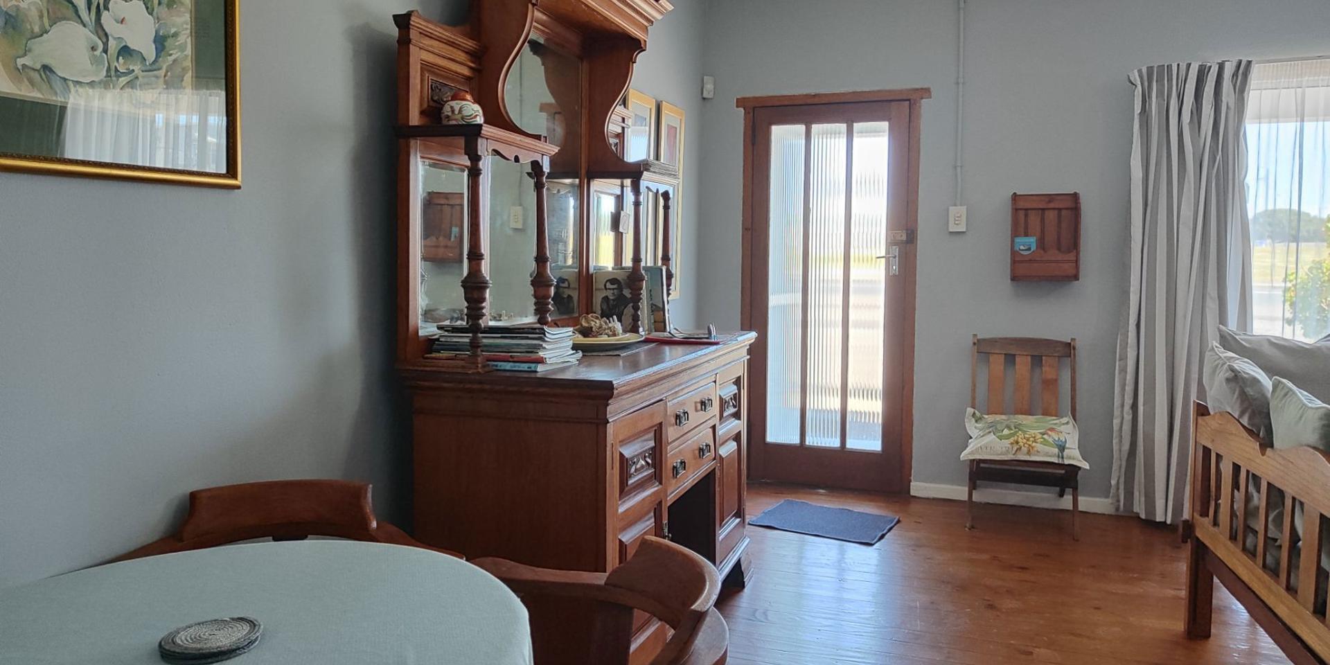 Image 2 of 6