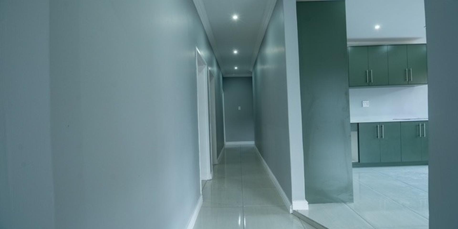 Image 4 of 6