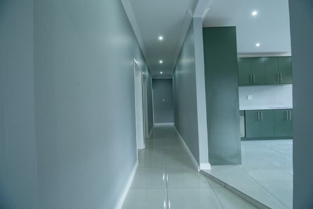 Image 4 of 6