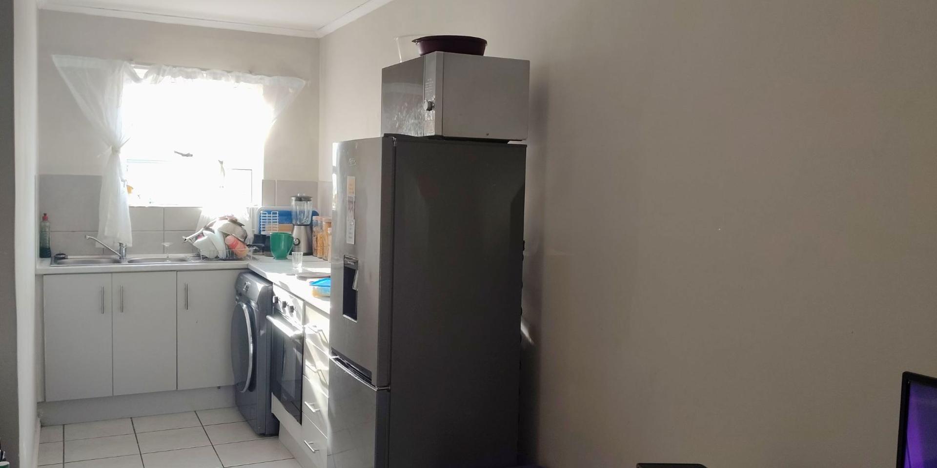 Image 4 of 6