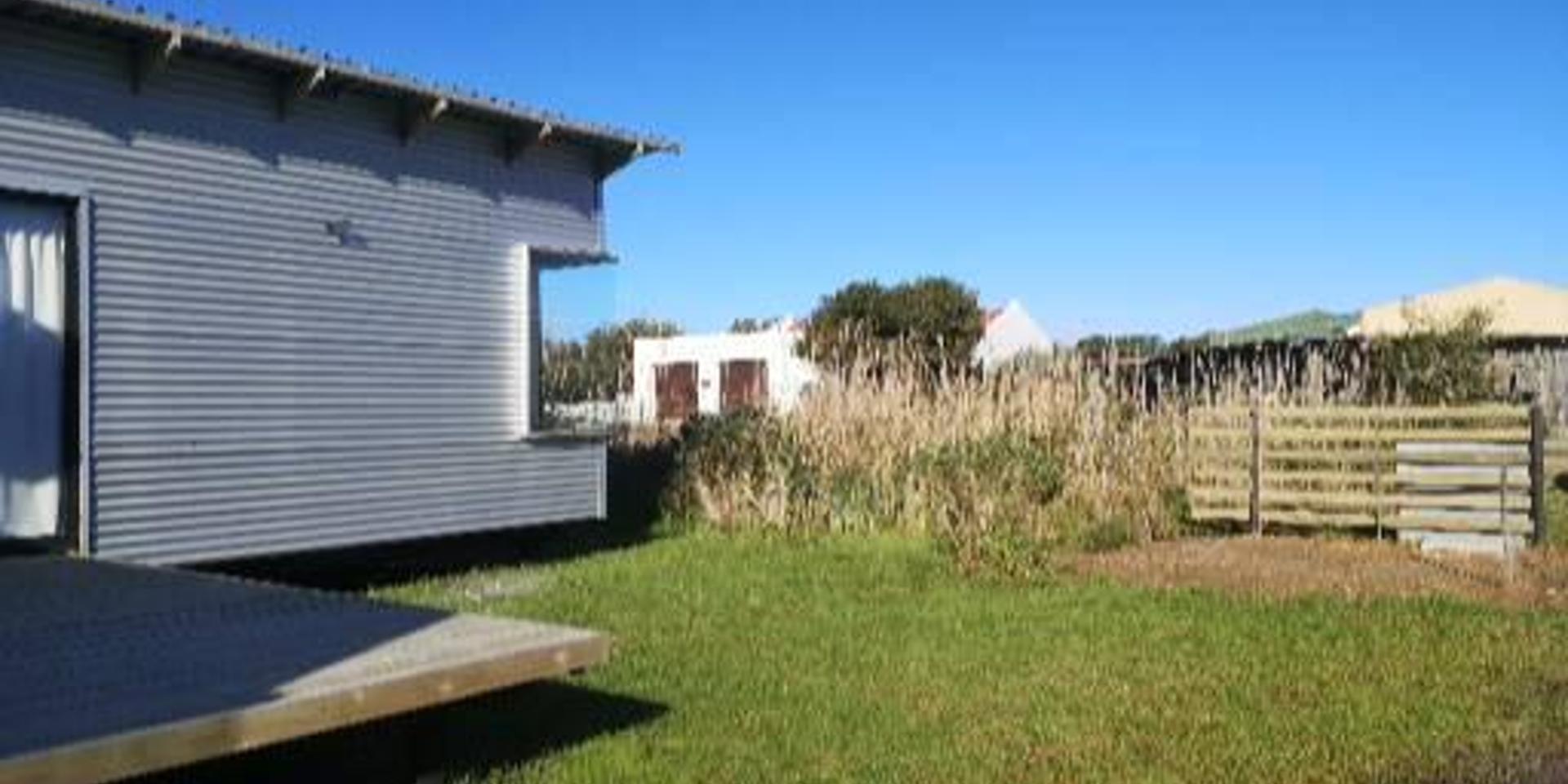 Image 2 of 6