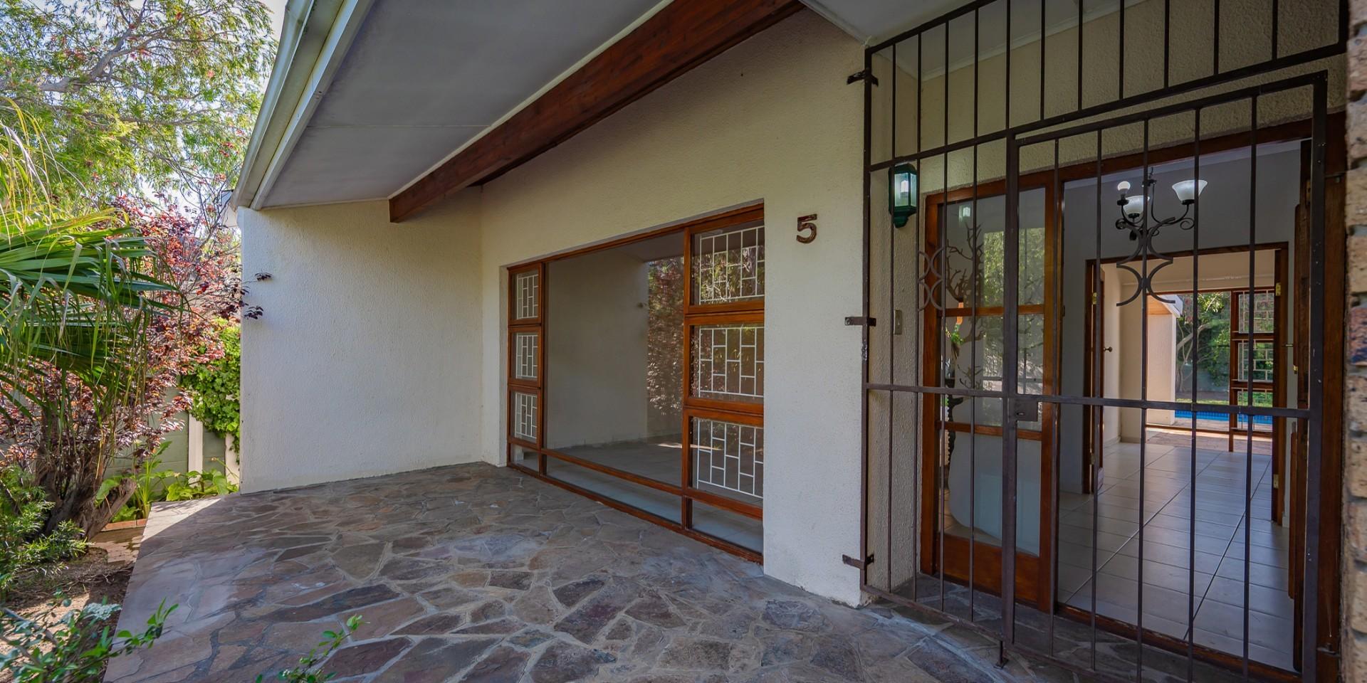 Image 4 of 6