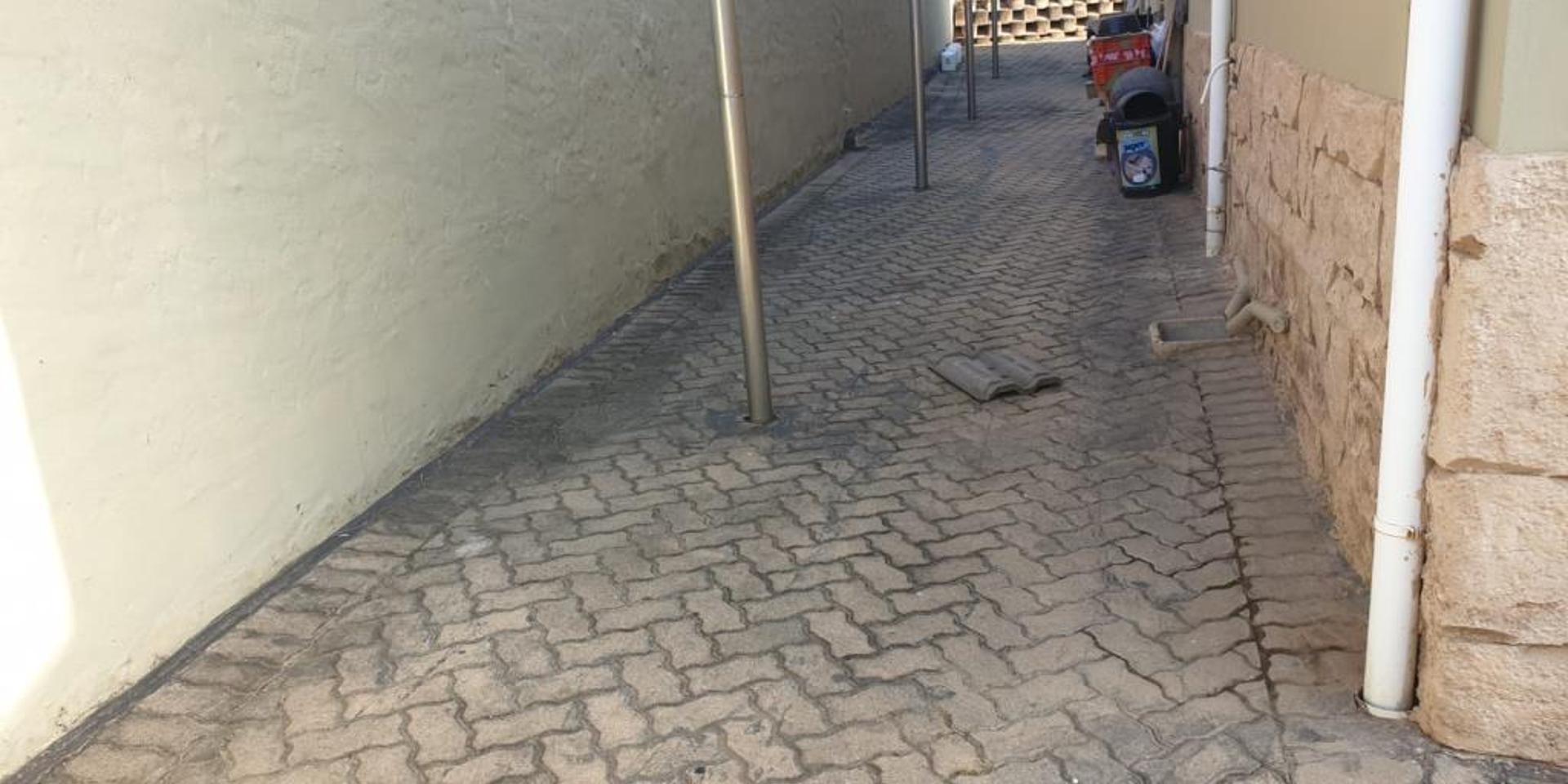 Image 3 of 6