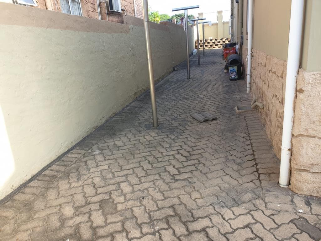 Image 3 of 6