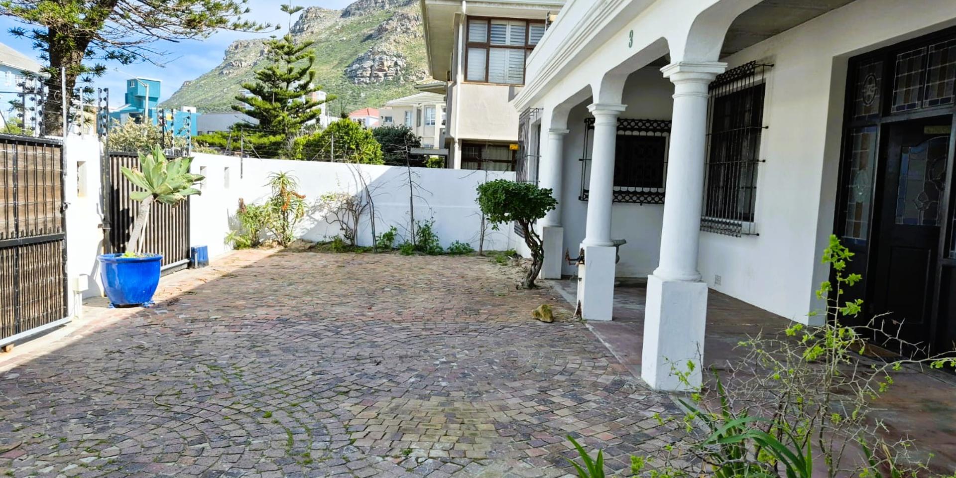 Image 2 of 6