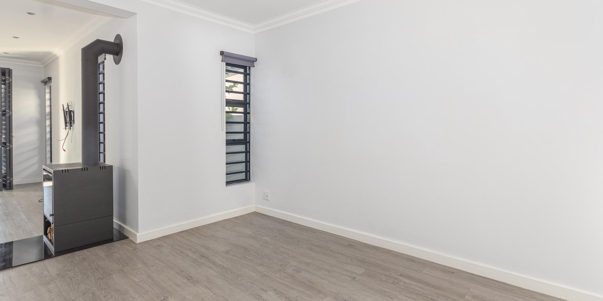 Image 3 of 6