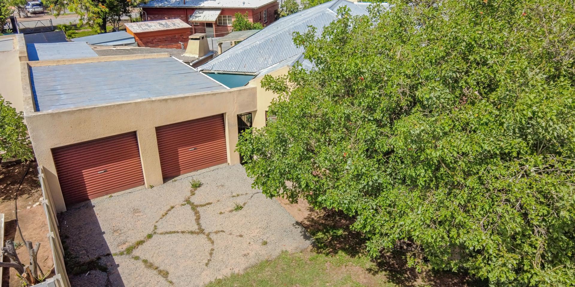 Image 2 of 6