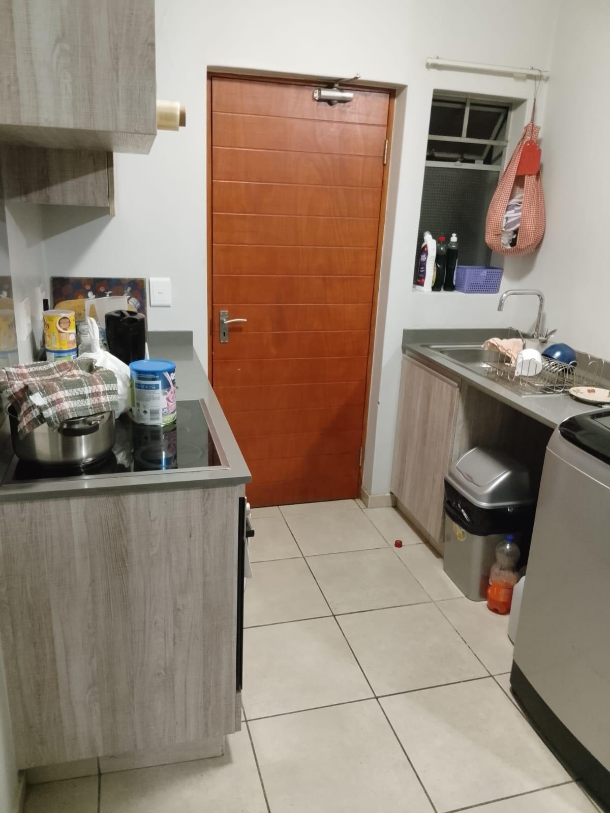 Image 4 of 6