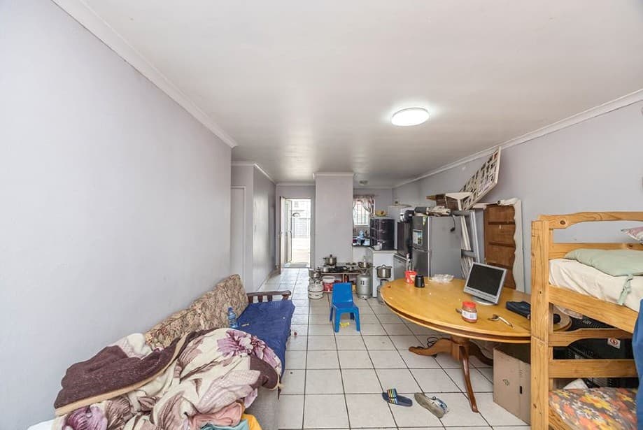 Image 1 of 6