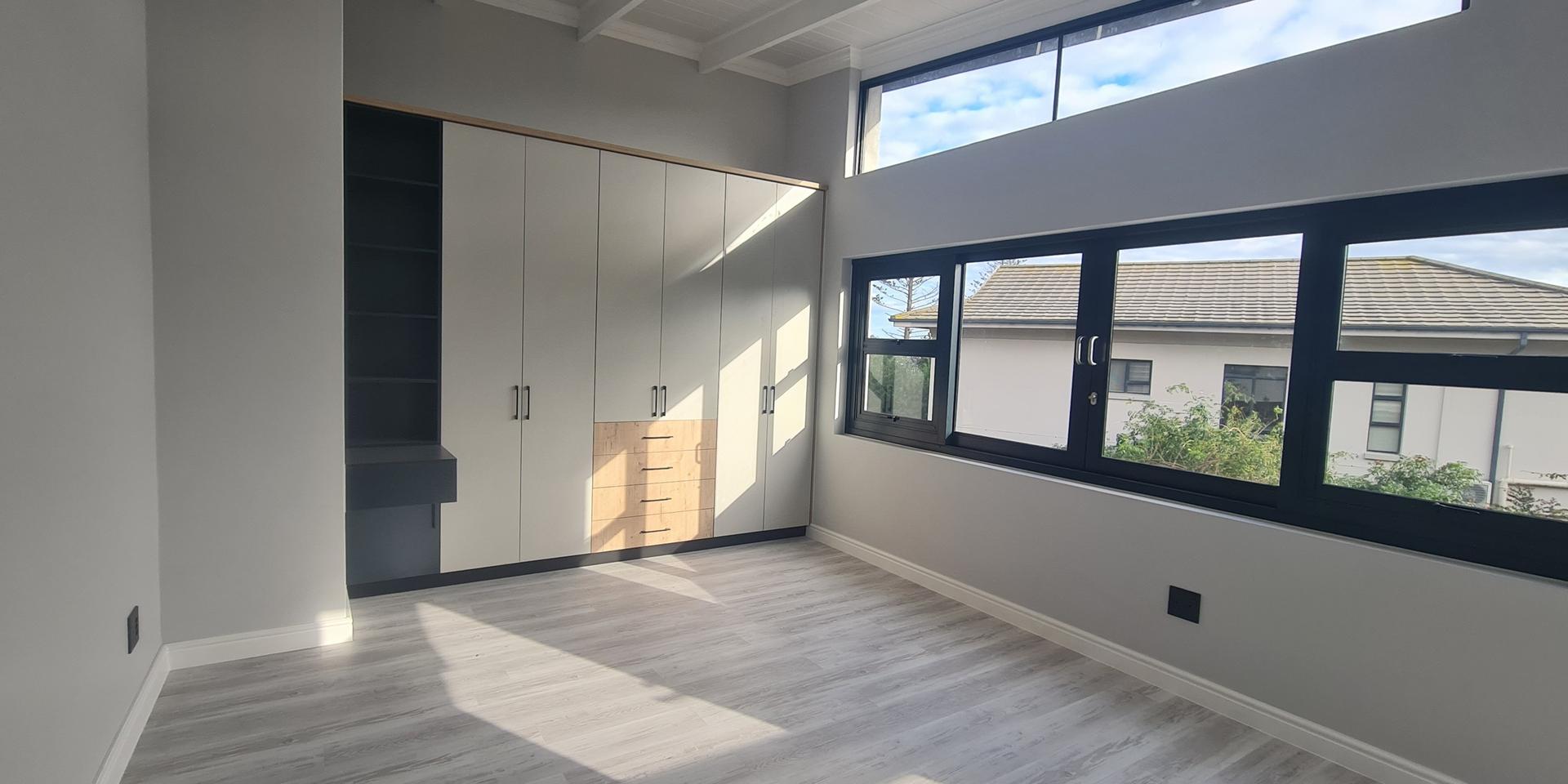 Image 2 of 6